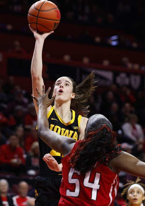 Caitlin Clark treats sellout crowd to a triple-double, No. 4 Iowa drubs Rutgers 103-69